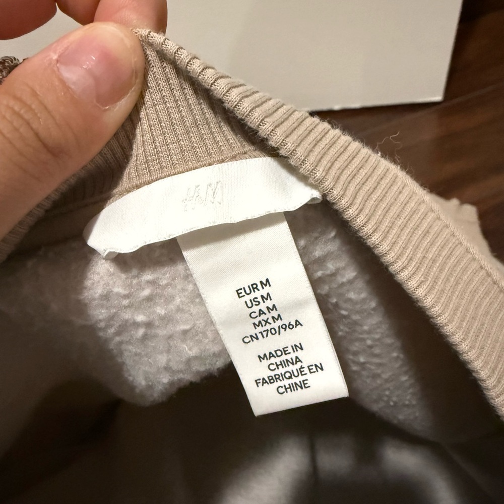 H&M Beige Sweater - Picture 3 of 3